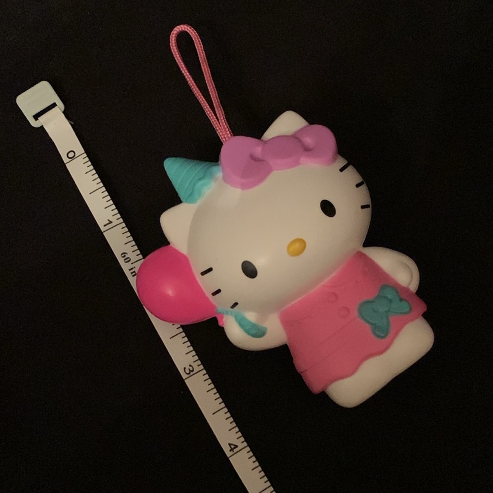 Hello Kitty birthday balloons and party hat ornament - Picture 3 of 3